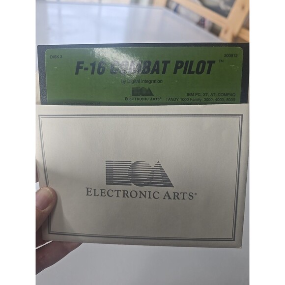 F/16 Combat Pilot PC game Electronic Arts Genuine Vintage PC Software Disks Only - Picture 3 of 10
